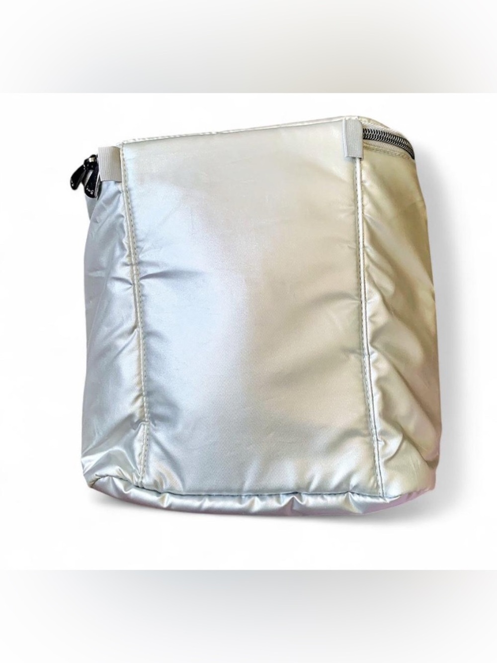 NWT Lug Dolly Cosmetic Case - Metallic Silver - Picture 2 of 8